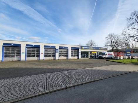 W. Kaldenhoven GmbH Premio Filiale mit Außenwerbung